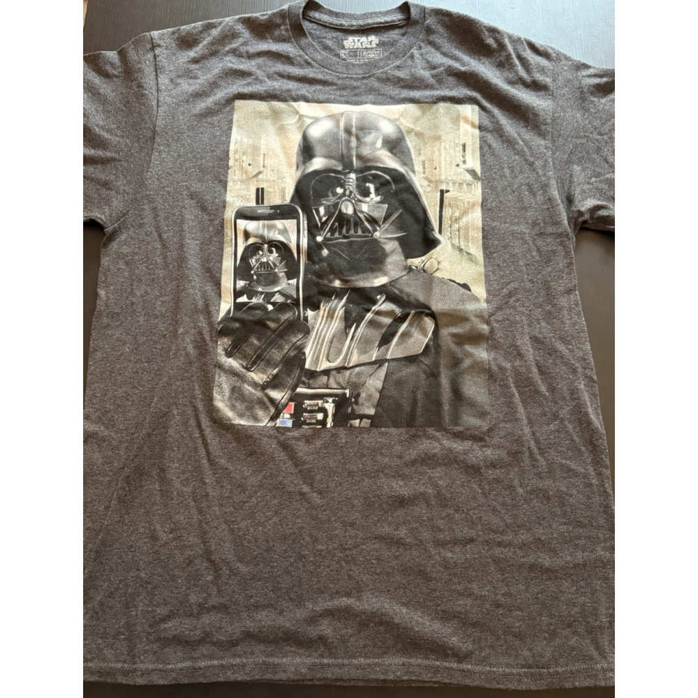Star Wars Darth Vader Mirror Selfie T-Shirt Gray Size Large Graphic Tee